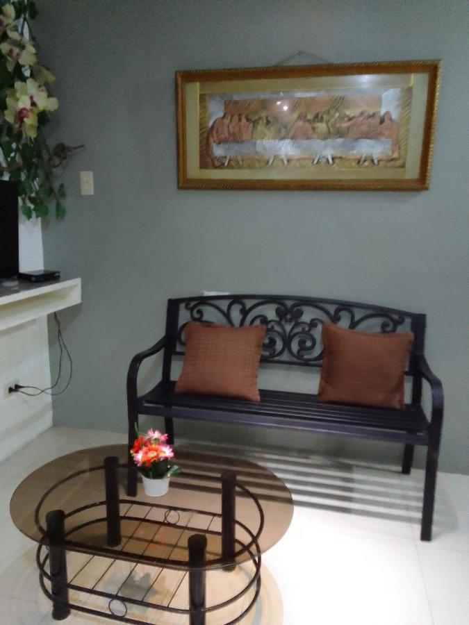 Emmanuel'S Service Apartment Near The Airport Manila Eksteriør billede