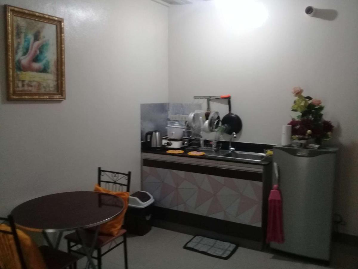 Emmanuel'S Service Apartment Near The Airport Manila Eksteriør billede